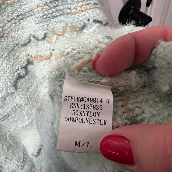 Mint Green M/L Crew Neck Sweater with Fluffy Texture - Picture 3 of 9